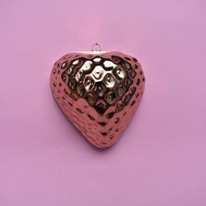 Copper cake pan / Jell-O mold • Strawberry